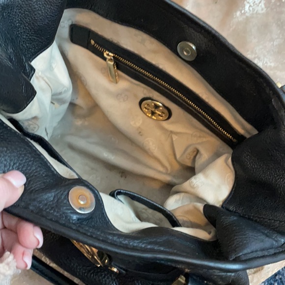 EXCELLENT CONDITION TORY BURCH BLACK PEBBLE LEATHER AMANDA HANDBAG AND CROSSBODY - Picture 8 of 8